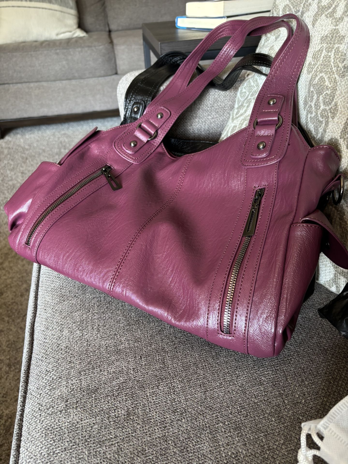 NOIRVERE HANDBAGS 👜 $25 EACH!