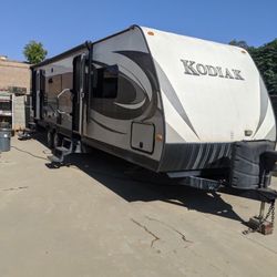 Kodiak Travel Trailer 298RLSL 2014