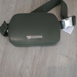 Lululemon Everywhere Belt Bag 