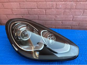 2015 2016 2018 Porsche Cayenne Headlight HID RH
