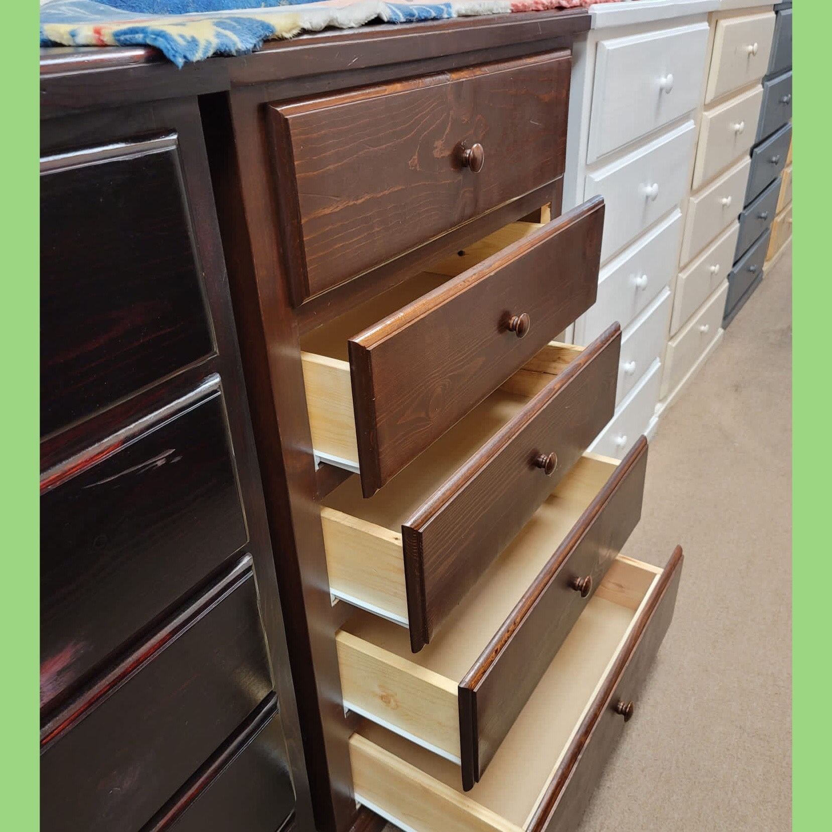 Pinewood Dresser