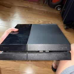*OFFER* PS4 For Parts