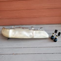 Acura Integra 92 Passenger Side Headlight