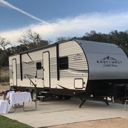 2020 / RV Trailer - Della terra  $22,000