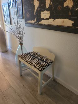 Small Deco Accent Bench