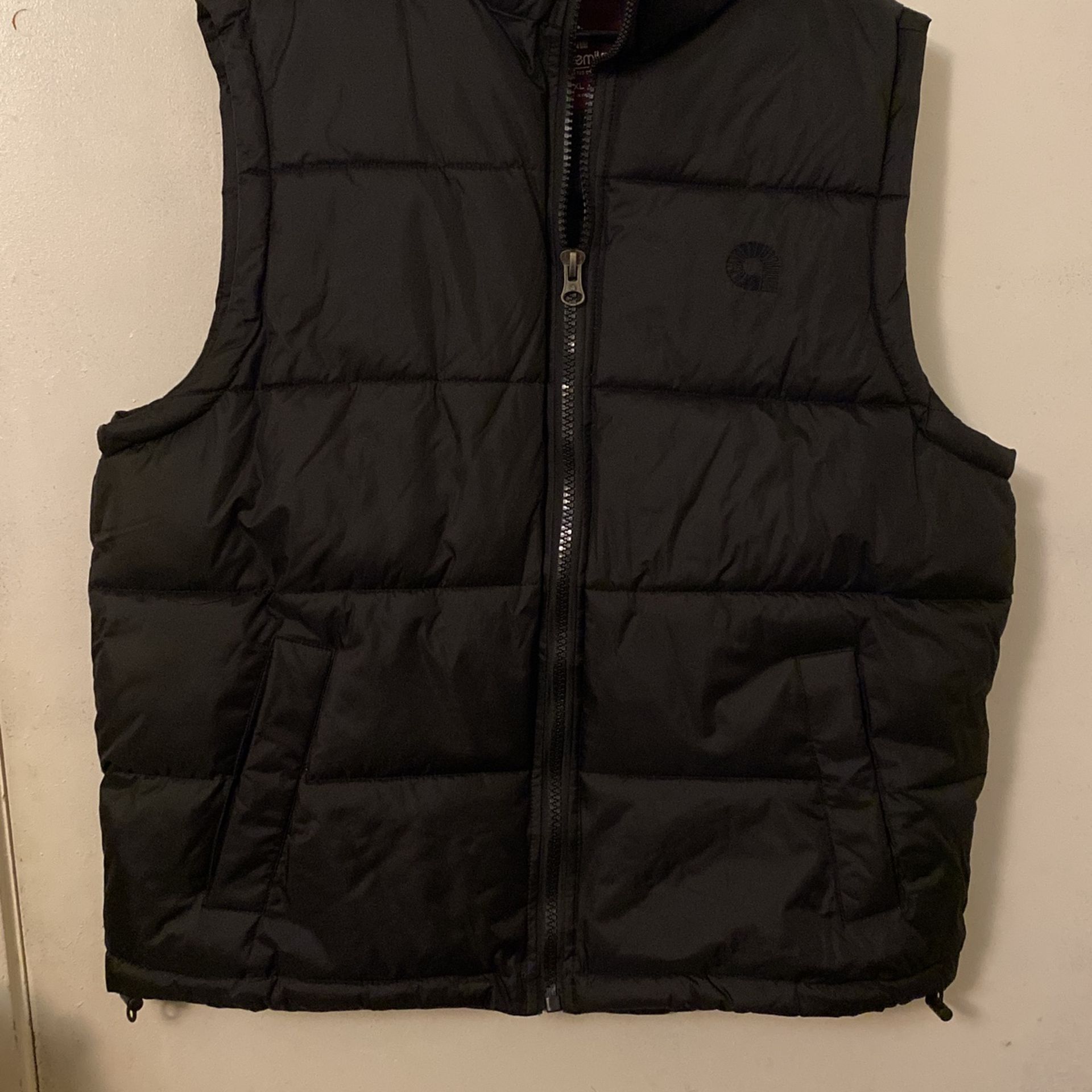 Men’s Akademiks Vest