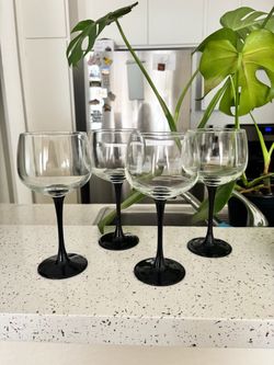 Wine Glasses - Set of 4