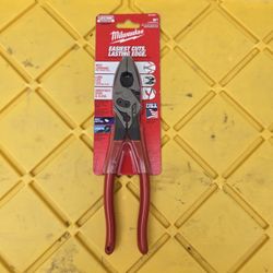 Milwaukee
9 in. Lineman's Pliers with Crimper / Bolt Cutter and Dipped Grip