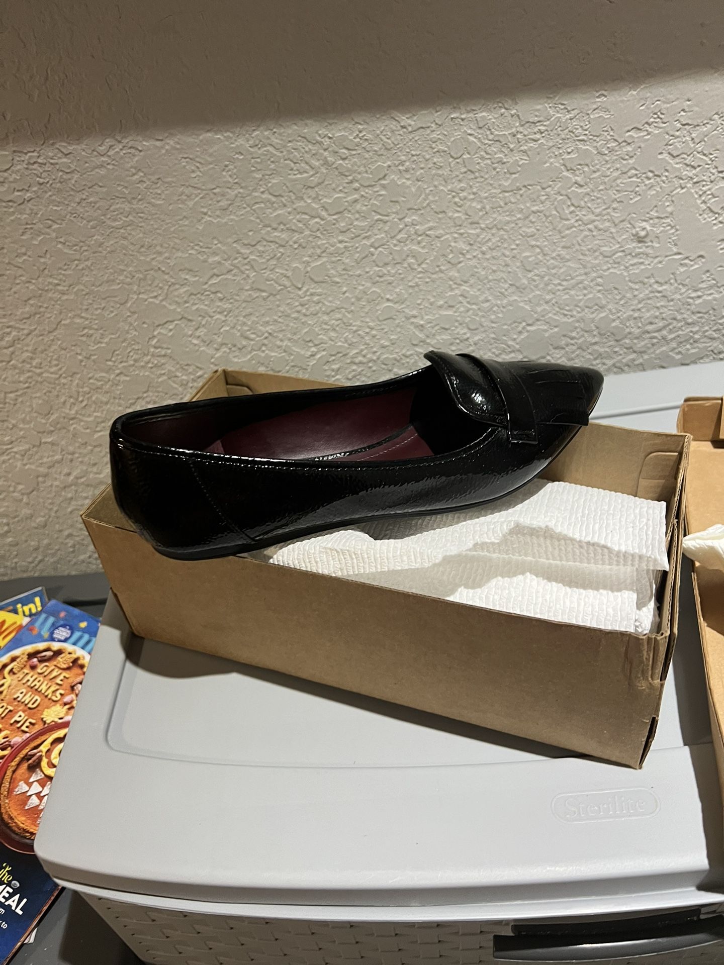 New Sardo Franco Flats Size 8 1/2