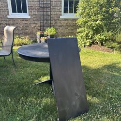 42” Round Dining Table With Leaf