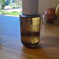 PHLUR Vanilla Skin Body Mist, 8 Fl Oz - Hair and Body Perfume for Women, Vanilla Perfume Body Spray with Pink Pepper, Cashmere Wood & Sandalwood Fragr