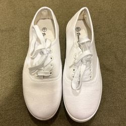 White Shoes Size 7