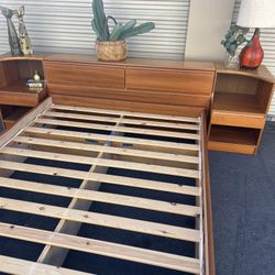 Mid Century Modern QUEEN Danish TEAK Platform Bed and Nightstands