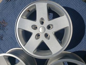 Jeep Wrangler Factory Wheels 17"  17x7.5 J 5 Lug oem