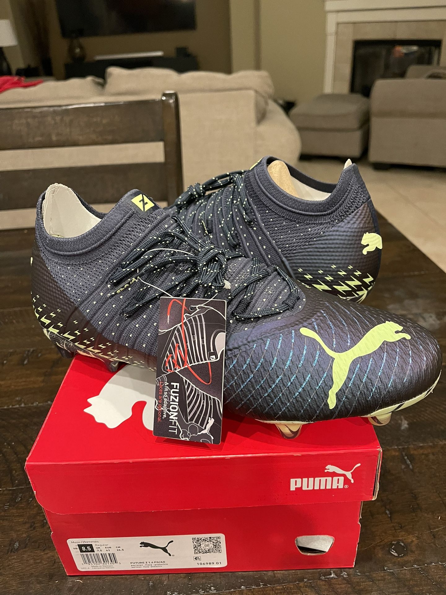 プーマ フューチャーＺ1.4 ネイマールワールドカップモデル 限定バージョン プーマ フューチャーZ1.4 ネイマールワールドカップモデル 限定バージョン