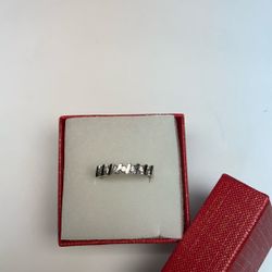 Ladies White Gold Diamond Ring