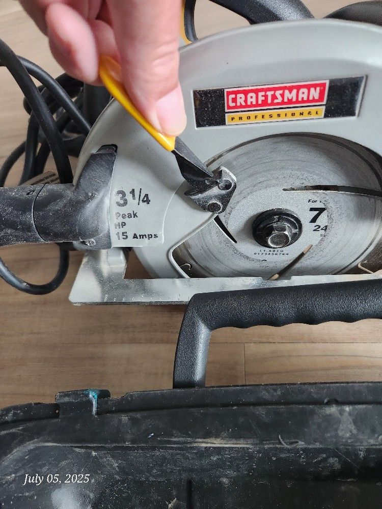 Circular Saw 15 Amp ( Craftsman )