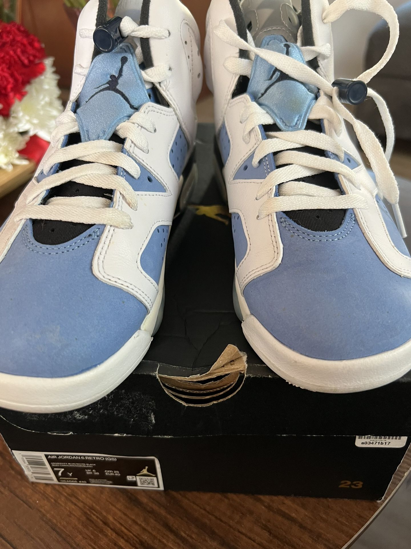 Jordan 6 Retro UNC White USED With Box Size 7y / 8.5womens