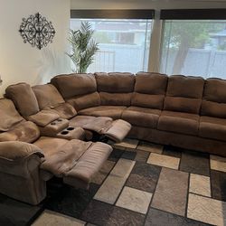 Couch W/ 2 Electric Recliners And Pull Out Bed