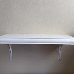 Shelf With Shelf Brackets 
