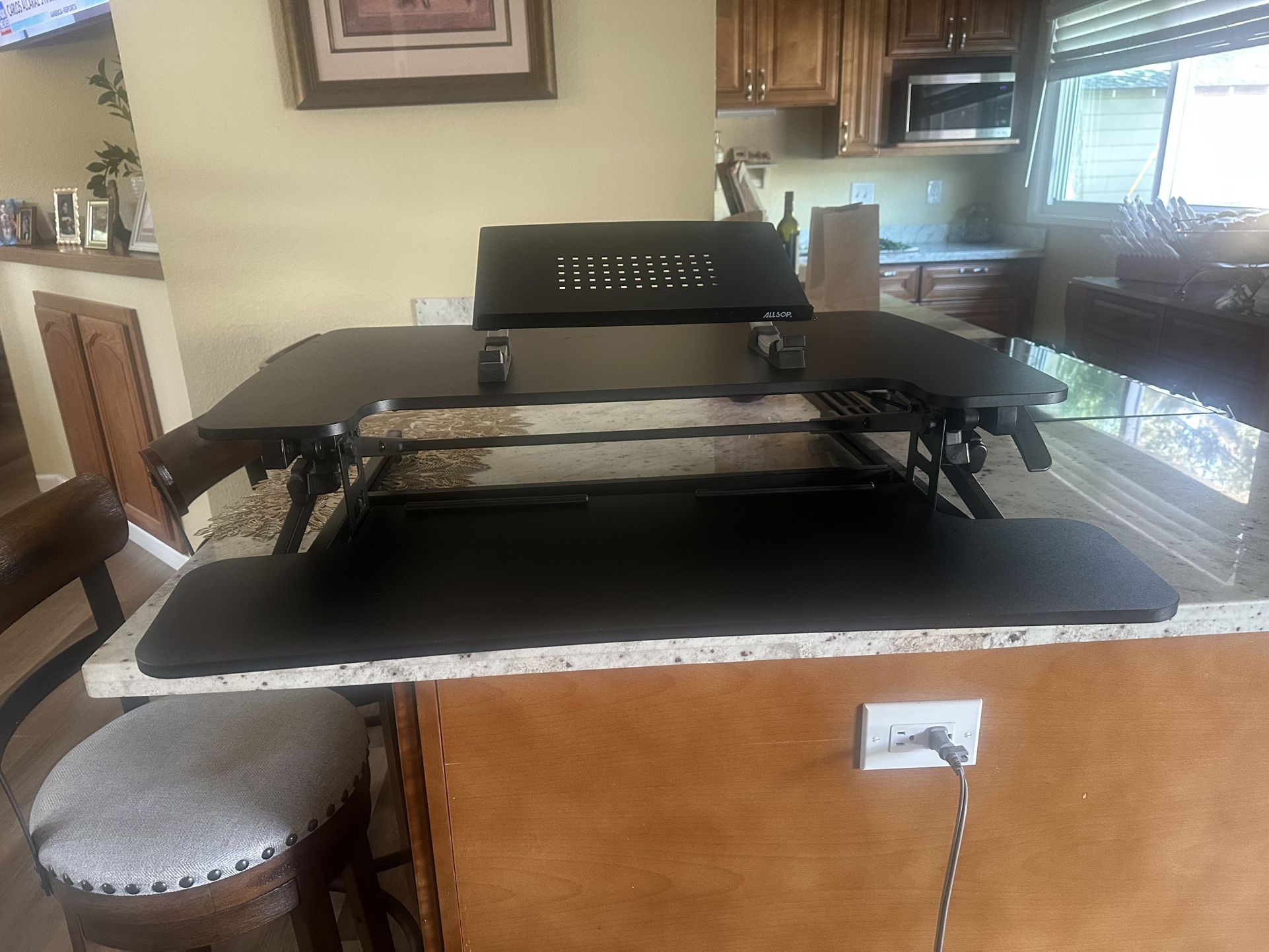 Laptop computer stand
