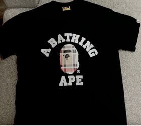 Size S  only used once smells like cologne doesn’t smell like 🚬  delivery 5$ extra depending on location