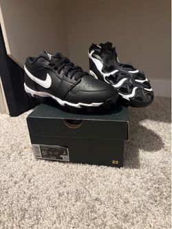 Football cleats