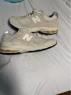 New balance 2002R