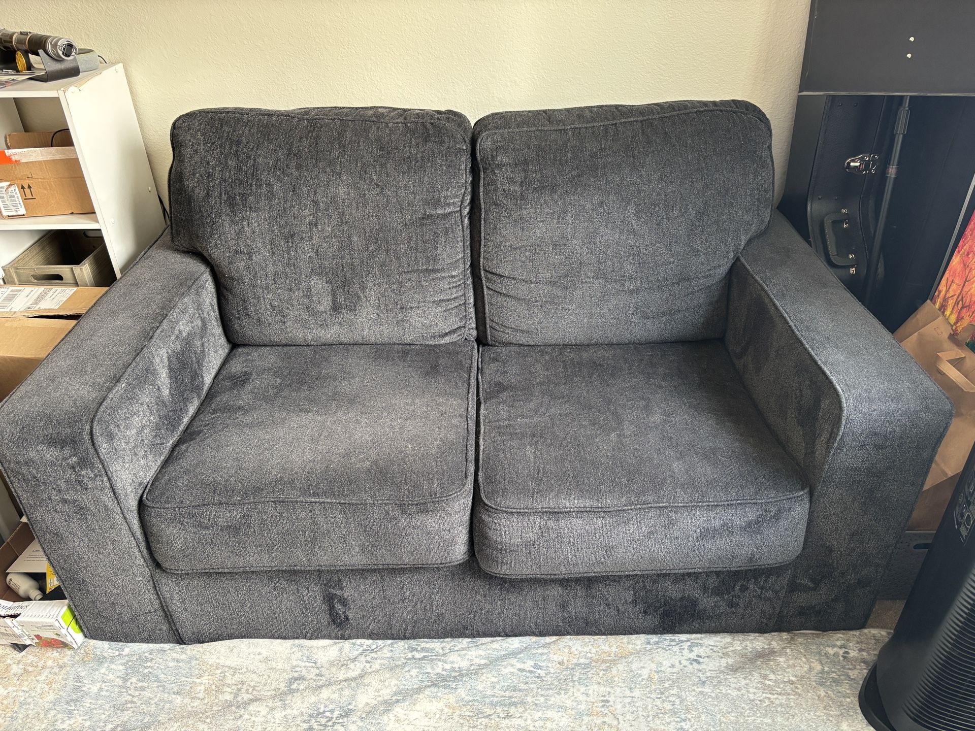 Altari Loveseat