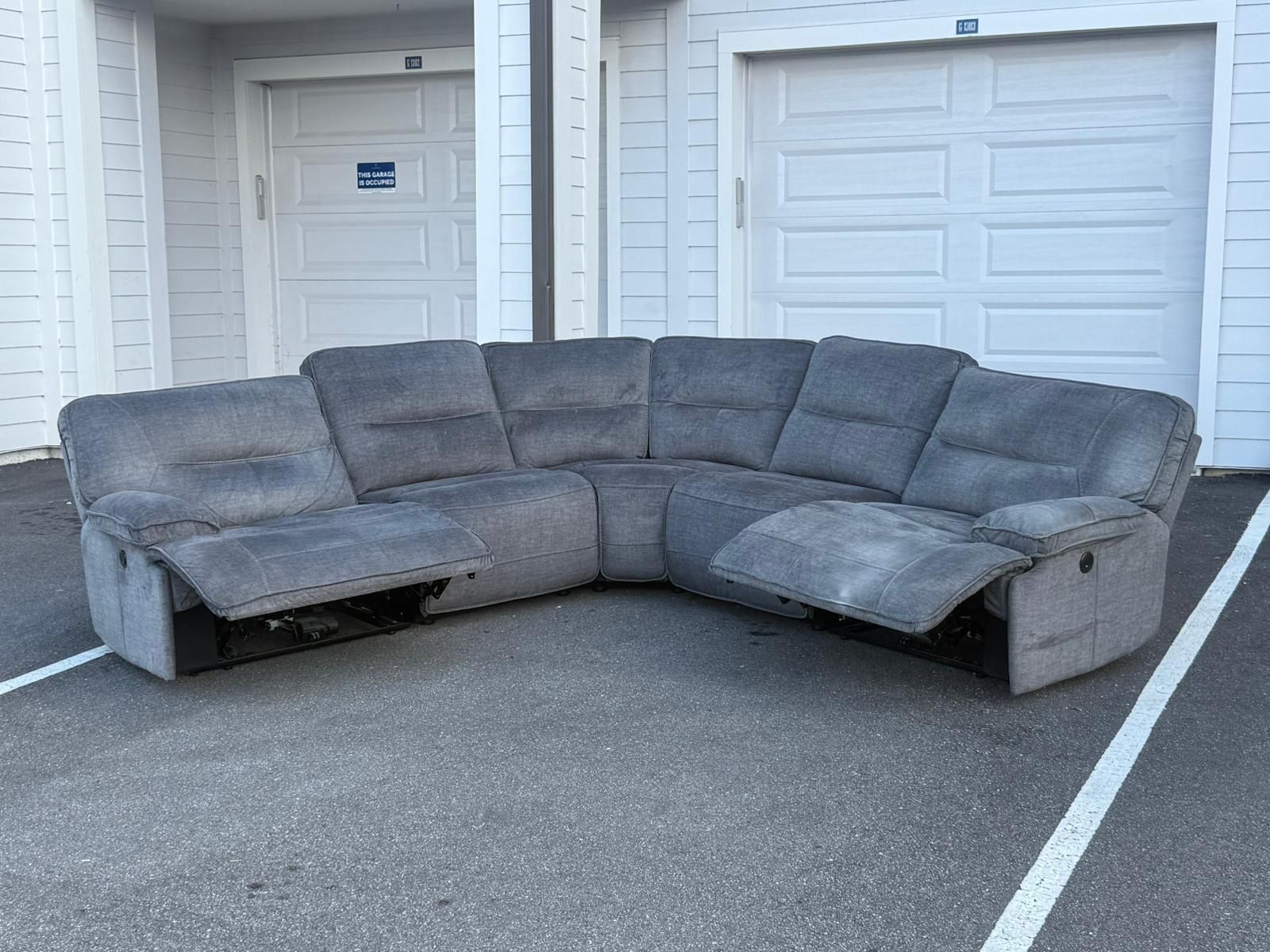 MACY’S 5 PIECES POWERED RECLINING GRAY SECTIONAL COUCH DELIVERY AVAILABLE 🚚