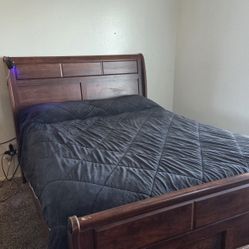 RECAMARA TAMAÑO QUEEN CON TOCADOR