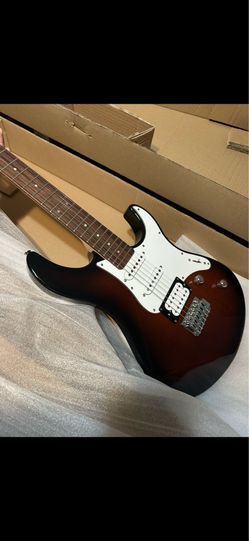 Yamaha 112V Electric Guitar
