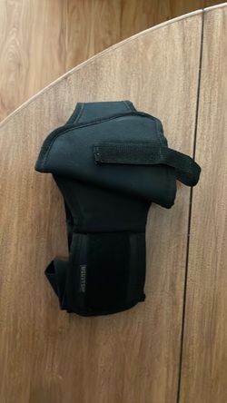 Ankle holster for revolver
