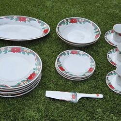 Tienshan Deck the Halls China set  Christmas Design  19 pieces 