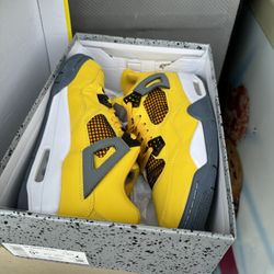 AIR JORDEN RETRO 4