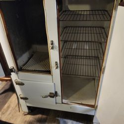 Antique Ice Box 