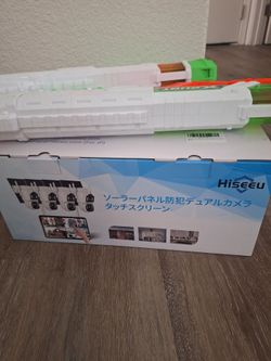 Hiseeu 4MP Solar Wireless Security Camera System (new in original box)