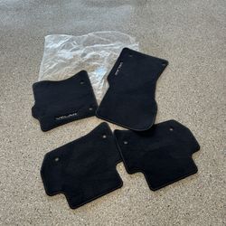 Brand New Set Of Range Rover Velar Floor Matts 