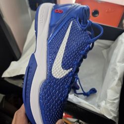 Kobe  Bryan Dodger Size 8 Brand New 