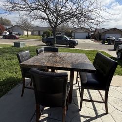Table & Chairs 