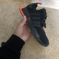adidas NMD R1 Star Wars Darth Vader