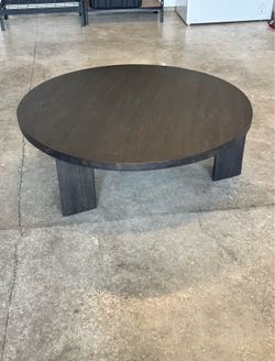 48” round coffee table