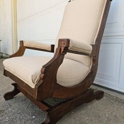 🚨Price Drop🔥Beautiful Vintage Rocking Chair