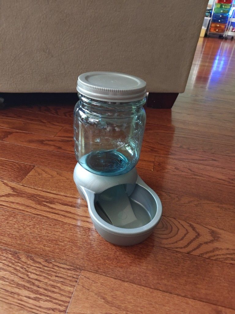 Pet Food Or Water Gravity Bowl