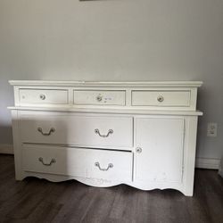 White  Dressser Or Buffet 