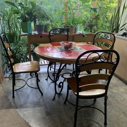 Round Kitchen Table And 4 Chairs 