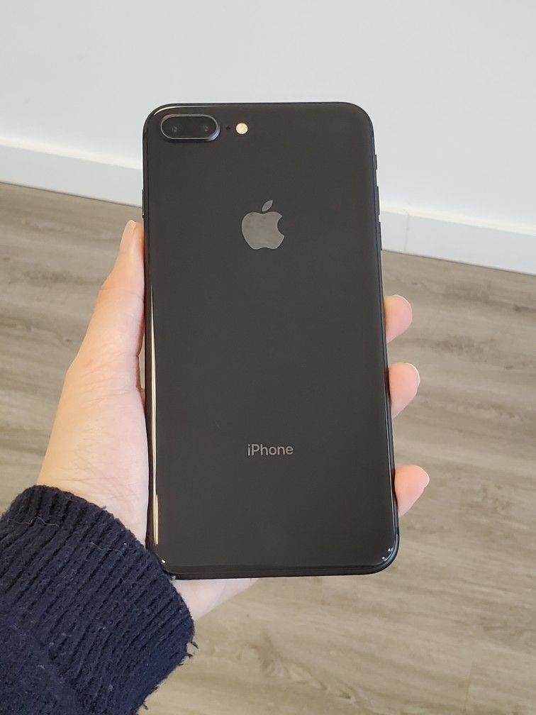 Apple iPhone 8 Plus 📱 – Compatible with All Carriers! Get Yours Today!