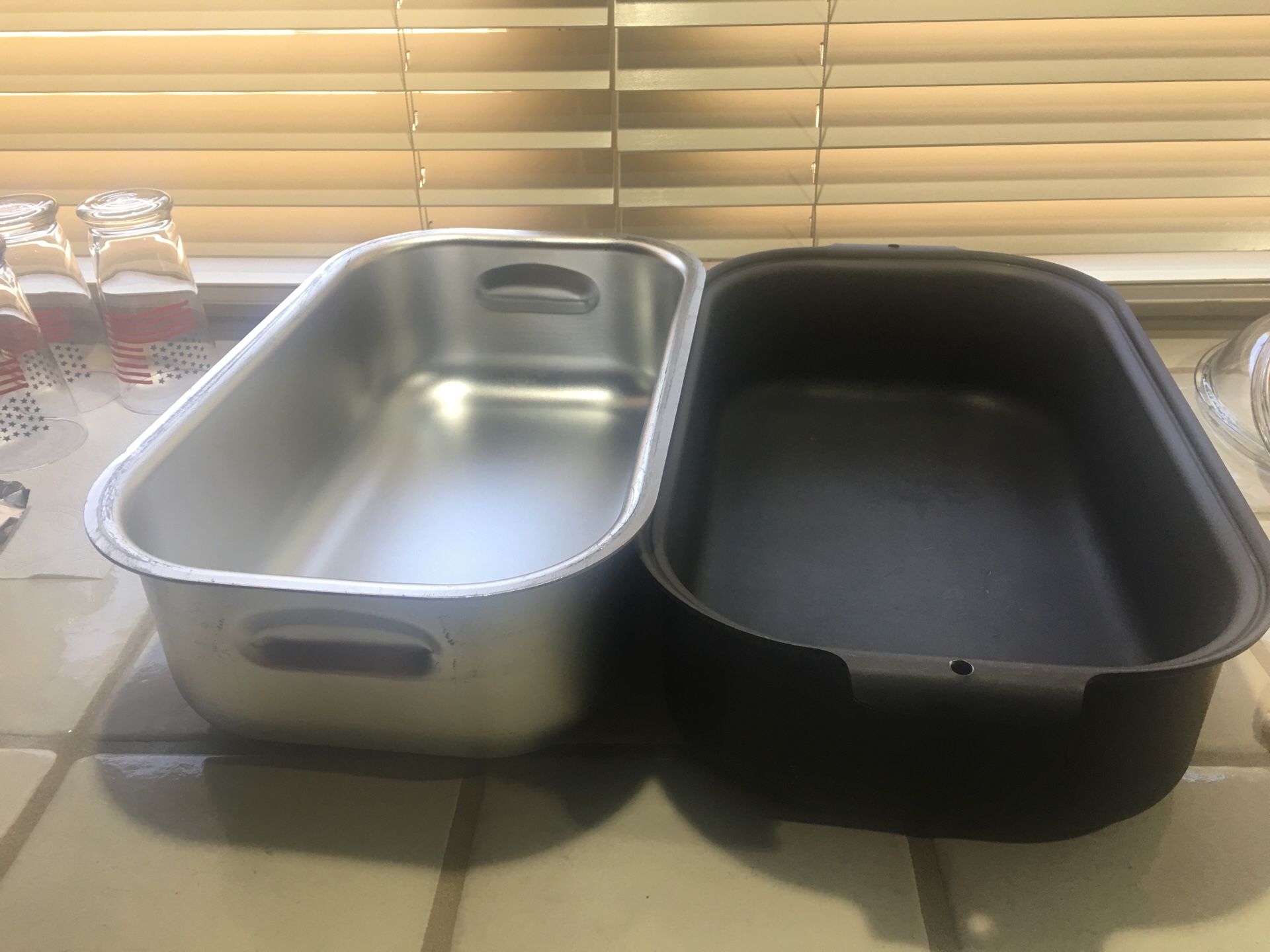 Miracle Maid West Bend, WI...3 Sauté Fry Pans & Roaster w/lid
