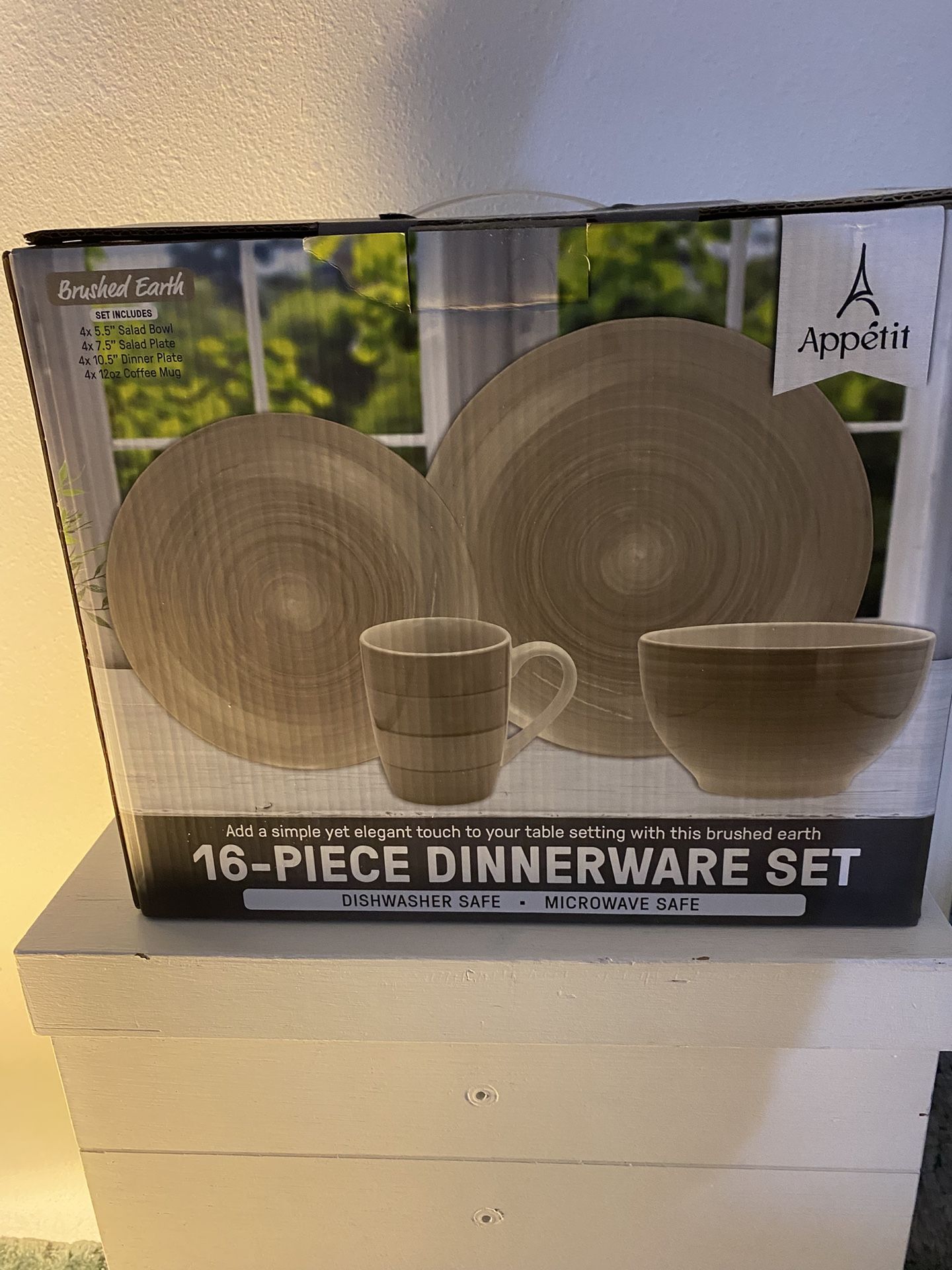 Nice Full Set Of Dishes Brand New!!