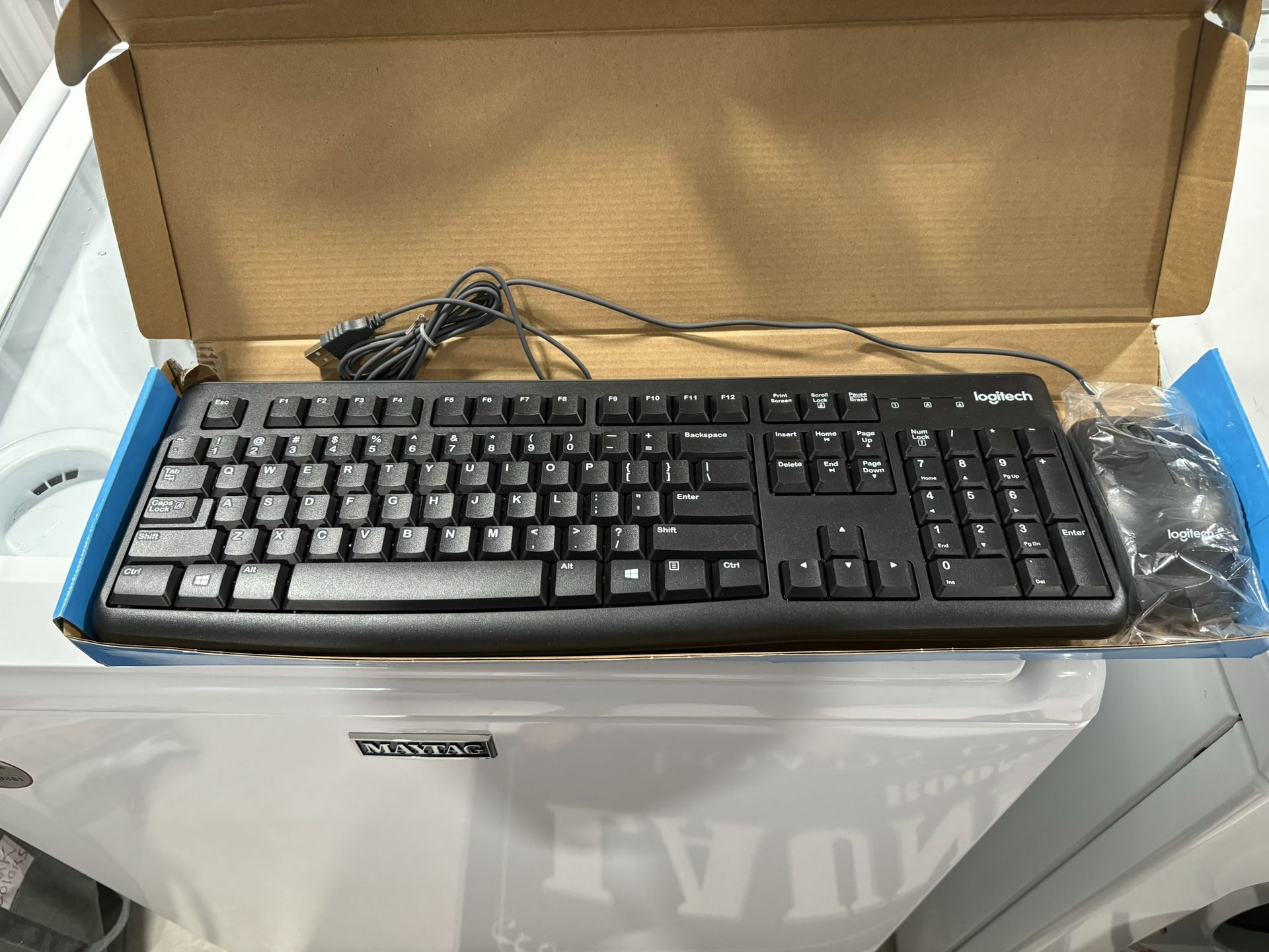 Logitech Computer Keyboard And Mouse 
